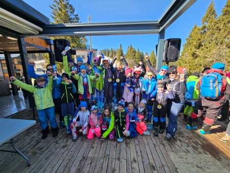 Smučarke in smučarji zaključili sezono (8)